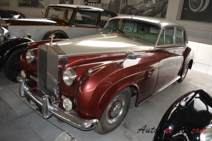 Rolls-Royce Silver Cloud I 1955-1958 (1957 saloon 4d), lewy przód
