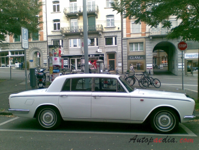 Rolls Royce Silver Shadow 1965-1980 (1965-1976 Silver Shadow I), right side view