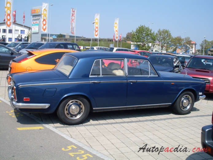 Rolls Royce Silver Shadow 1965-1980 (1965-1976 Silver Shadow I), prawy bok