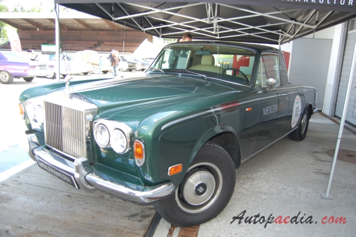Rolls Royce Silver Shadow 1965-1980 (1965-1976 Silver Shadow I pickup 2d), left front view