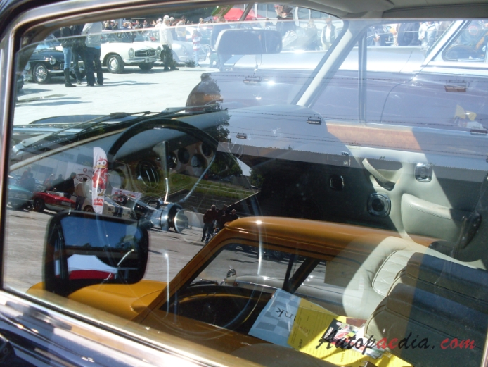 Rolls Royce Silver Shadow 1965-1980 (1965-1976 Silver Shadow I saloon 4d), interior
