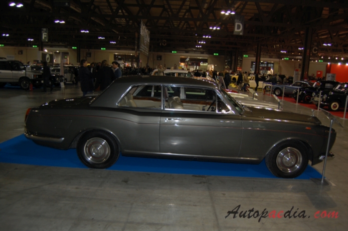 Rolls Royce Silver Shadow 1965-1980 (1967 Silver Shadow I saloon 2d), prawy bok