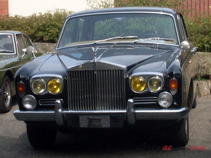 Rolls Royce Silver Shadow 1965-1980 (1968 Silver Shadow I), front view