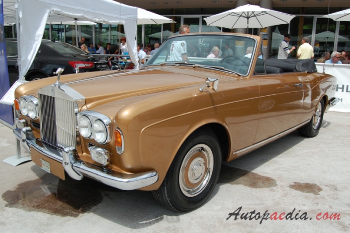 Rolls Royce Silver Shadow 1965-1980 (1968 Silver Shadow I cabriolet 2d), left front view