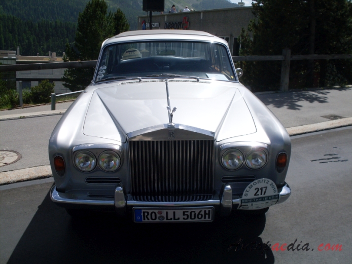 Rolls Royce Silver Shadow 1965-1980 (1972 Silver Shadow I), front view