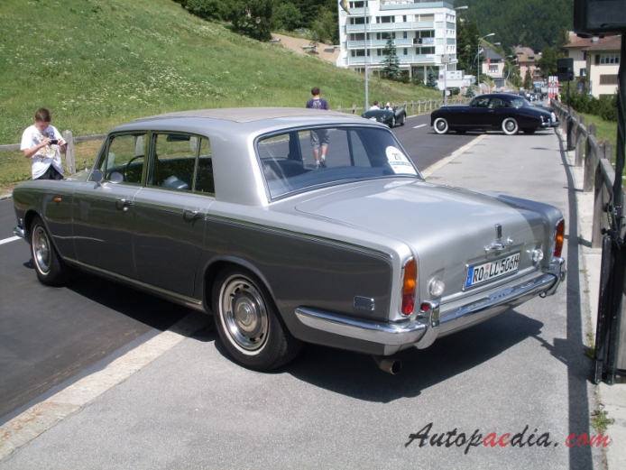 Rolls Royce Silver Shadow 1965-1980 (1972 Silver Shadow I),  left rear view