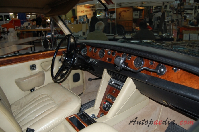 Rolls Royce Silver Shadow 1965-1980 (1975 Silver Shadow I), interior