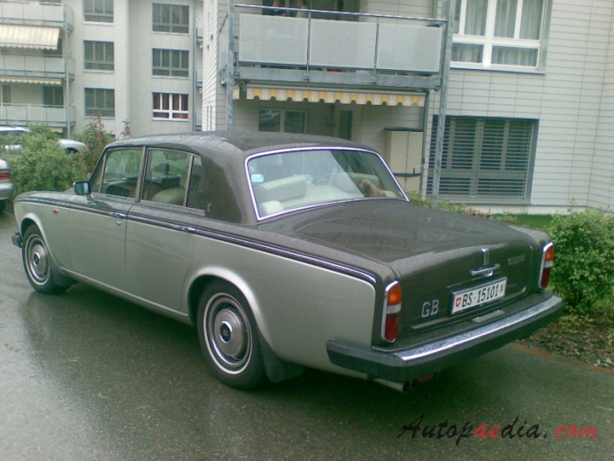 Rolls Royce Silver Shadow 1965-1980 (1977-1980 Silver Shadow II), lewy tył