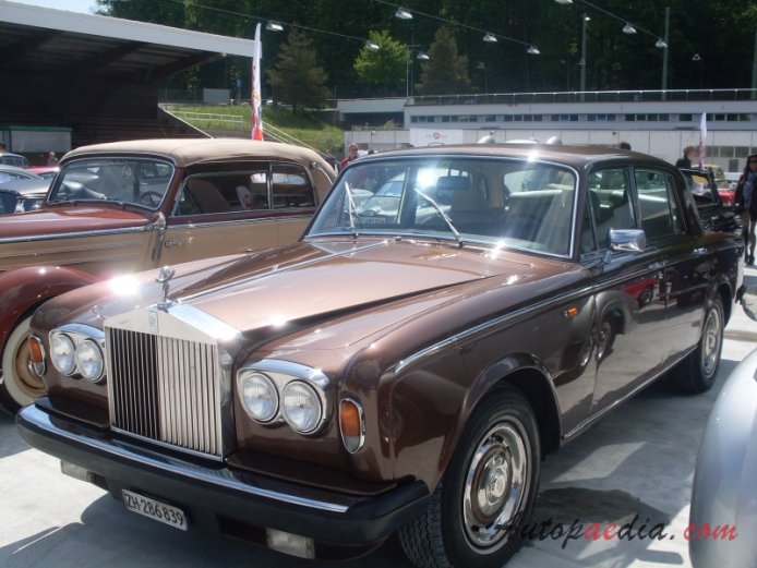 Rolls Royce Silver Shadow 1965-1980 (1977-1980 Silver Shadow II), left front view