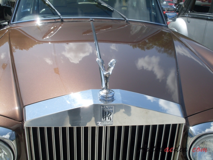 Rolls Royce Silver Shadow 1965-1980 (1977-1980 Silver Shadow II), emblemat przód 