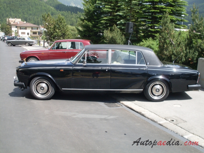 Rolls Royce Silver Shadow 1965-1980 (1979 Silver Wraith II), lewy bok