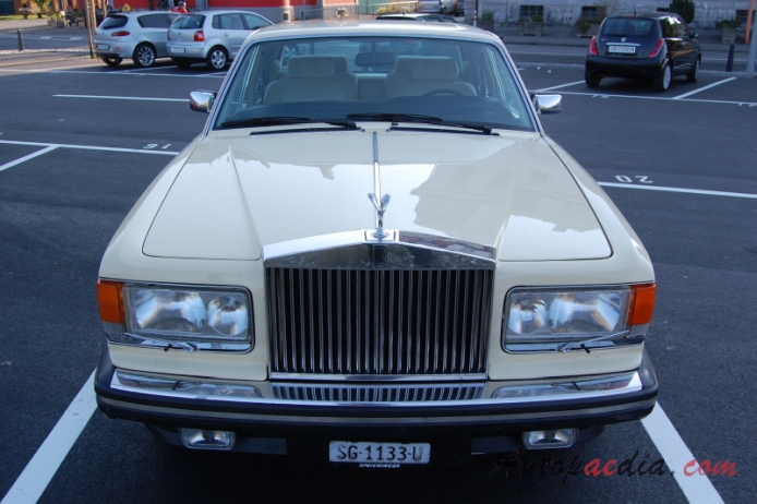 Rolls Royce Silver Spirit 1980-1998 (1980-1994), przód