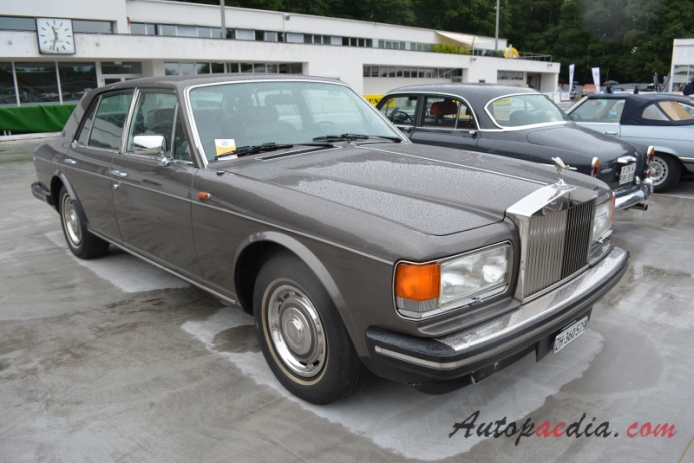 Rolls Royce Silver Spirit 1980-1998 (1980-1994), right front view