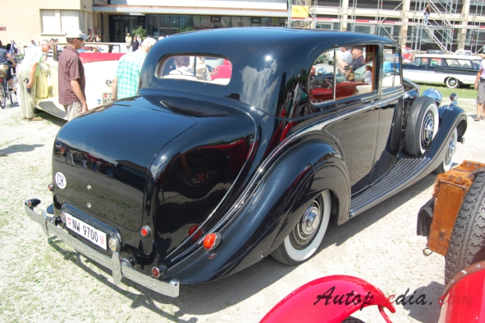 Rolls-Royce Wraith 1938-1939, prawy tył