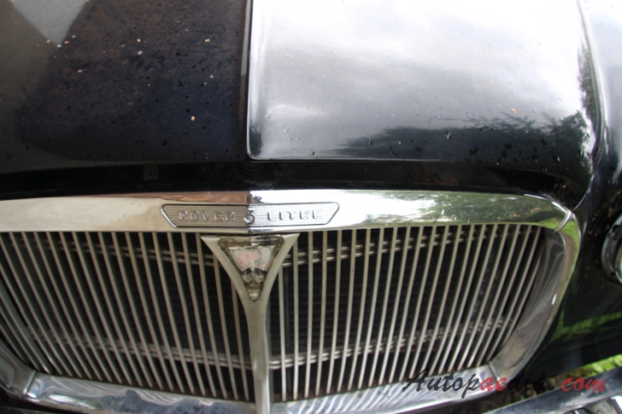 Rover P5 1958-1973 (1958-1962 Mark I 3L saloon 4d), front emblem  