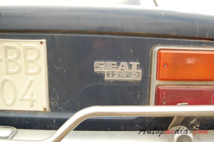 SEAT 124 1968-1980 (1971-1975 SEAT 124 D sedan 4d), emblemat tył 