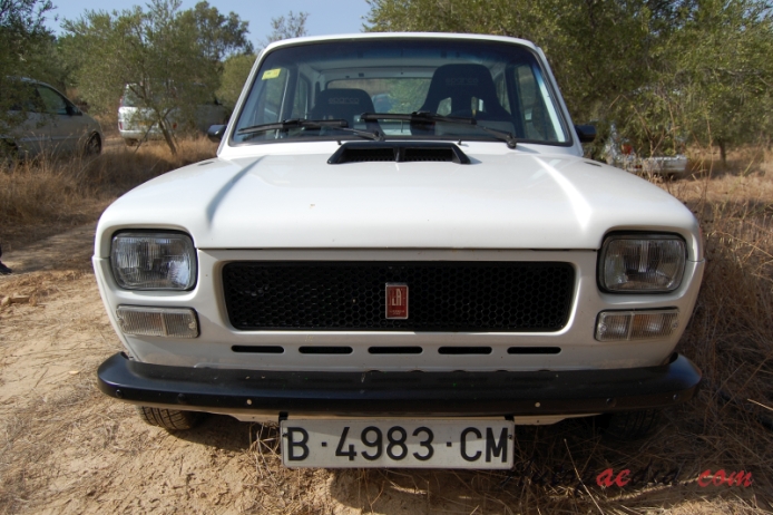 SEAT 127 1. seria 1972-1977 (1972-1975 fastback 2d), przód