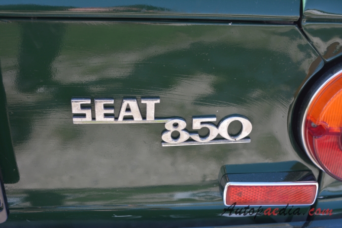 SEAT 850 Coupé 1966-1974 (1967 Coupé 2d), rear emblem  