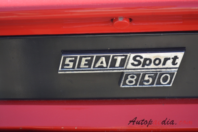 SEAT 850 Sport 1966-1974 (1970 SEAT 850 Sport Spider cabriolet 2d), rear emblem  