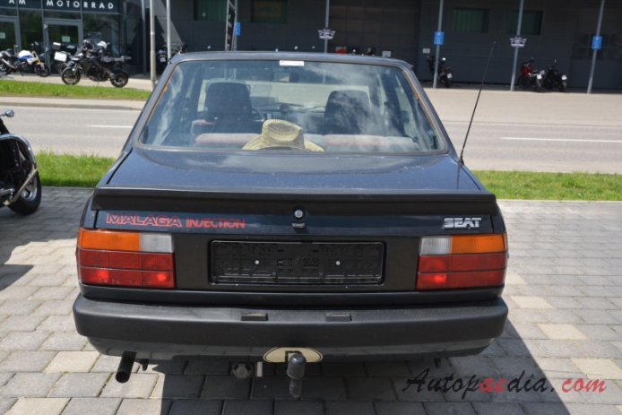 SEAT Málaga 1985-1991 (1989-1991 SEAT Málaga Injection sedan 4d), tył