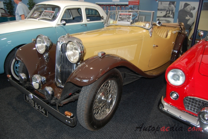 SS1 1932-1936 (1933 Standard Swallow One Tourer roadster 2d), left front view