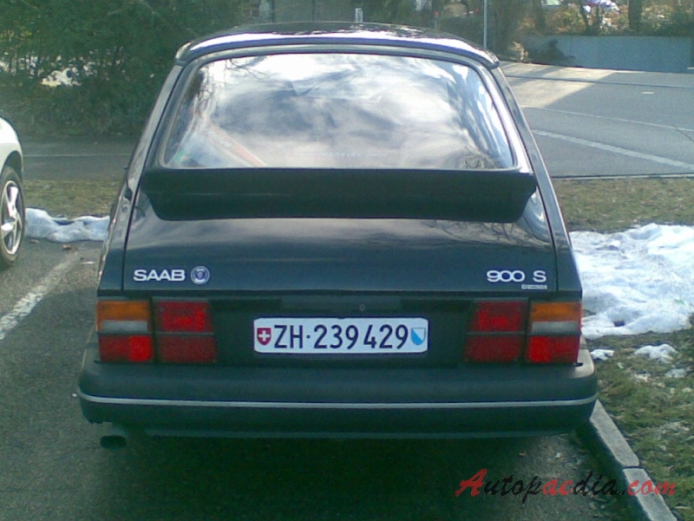 Saab 900 1. generacja 1978-1994 (1986-1993 Saab 900 S liftback 3d), tył
