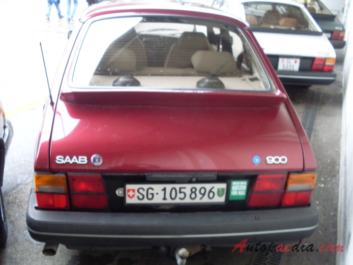 Saab 900 1. generacja 1978-1994 (1986-1993 liftback 5d), tył