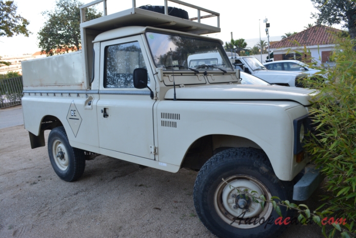Santana Series IV 1983-1994 (2.5B DL off-road pickup 2d), right front view