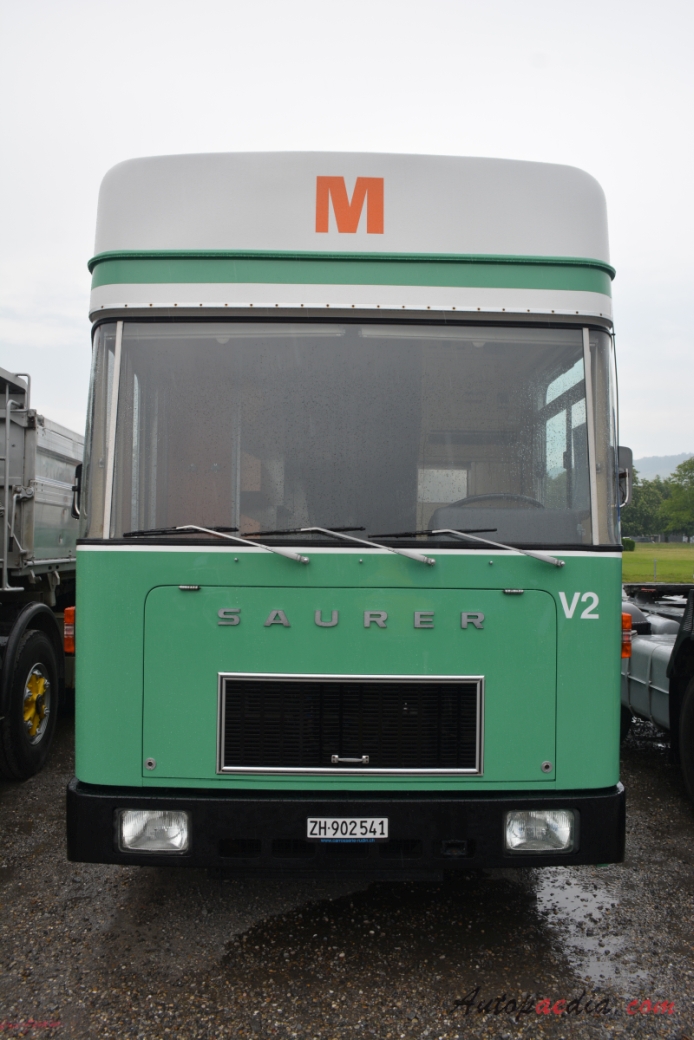 Saurer-Leyland autobus 1974-1981 (1981 Saurer K500-23 D3KTU-B Geser Carrosserie Luzern Migros Verkaufswagen), przód