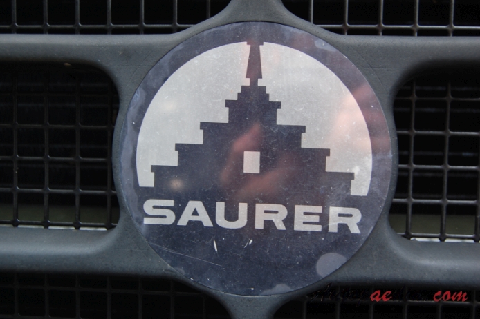 Saurer 232 M/Saurer 288 M 1982 (military vehicle off-road 4x4), front emblem  