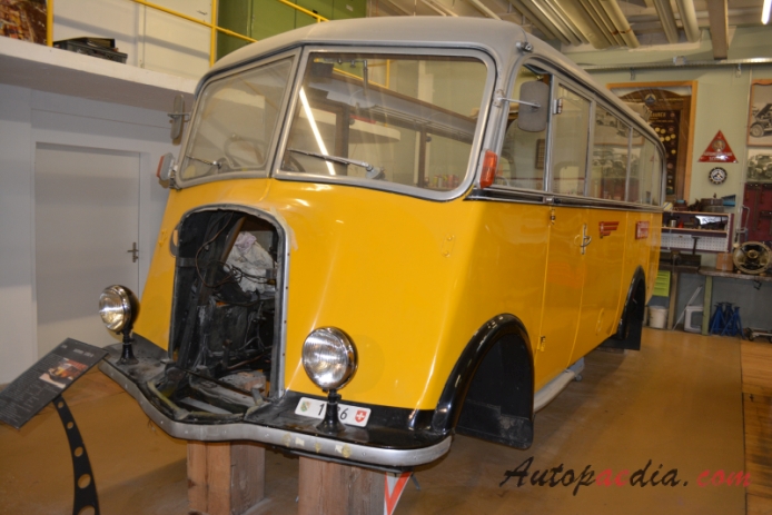 Saurer autobus Type C 1934-1965 (1936 Saurer 1C-H 1CRD-H PTT Postauto), lewy przód