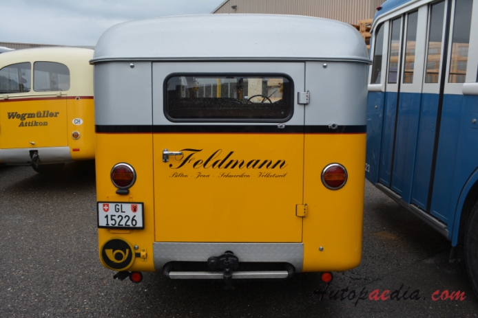 Saurer bus Type C 1934-1965 (1939 Saurer LC2 CBD Faltdach Postauto Feldmann), rear view