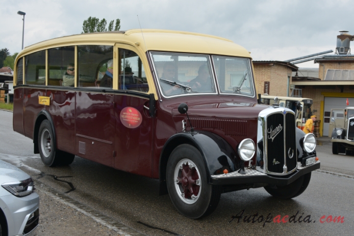 Saurer autobus Type C 1934-1965 (1949 Saurer N2C Faltdach Max Sturzenegger), prawy przód