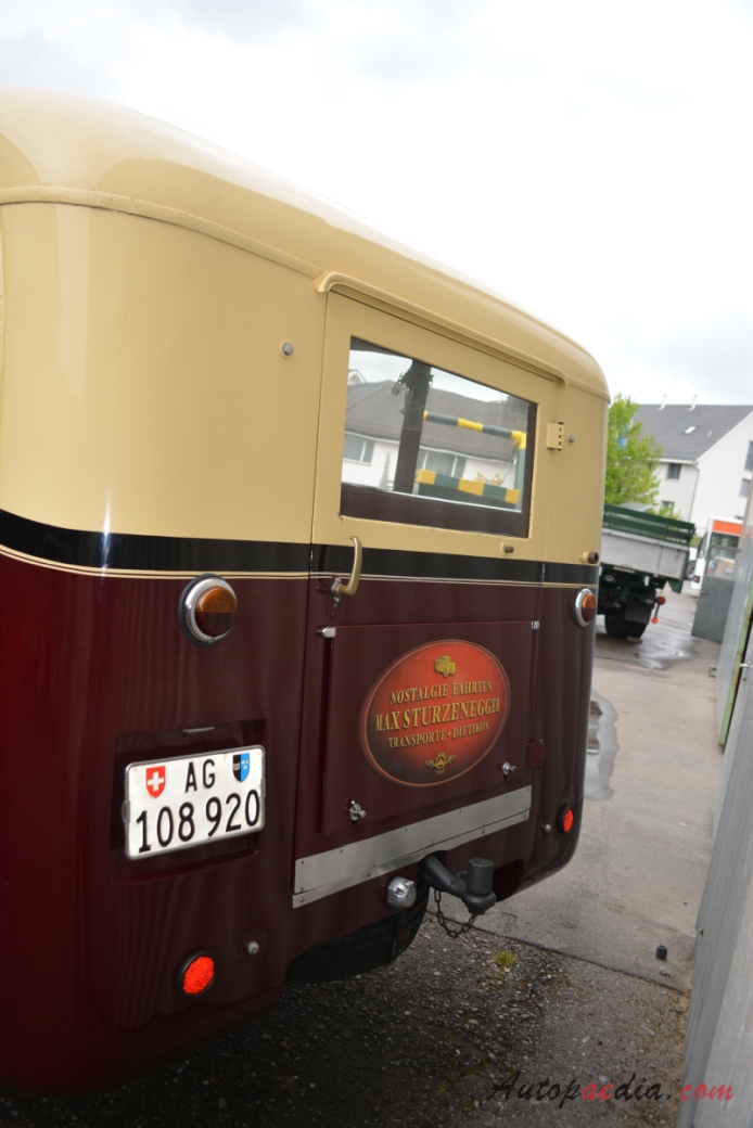Saurer bus Type C 1934-1965 (1949 Saurer N2C Faltdach Max Sturzenegger), rear view