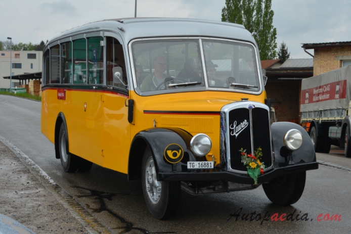 Saurer autobus Type C 1934-1965 (1950 Saurer 2C CR1D Hänni Postauto), prawy przód