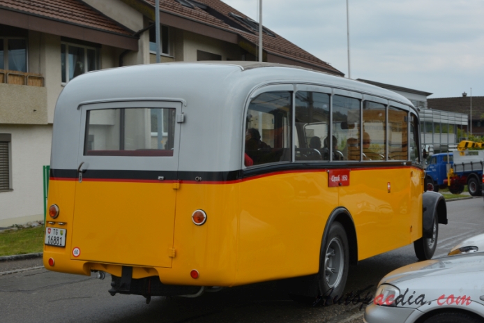 Saurer bus Type C 1934-1965 (1950 Saurer 2C CR1D Hänni Postauto), right rear view