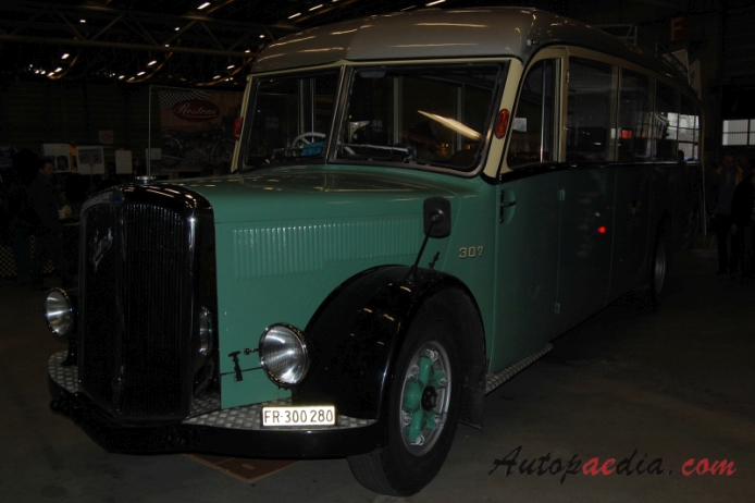 Saurer bus Type C 1934-1965 (1953 Saurer L4C/54 GFM 307 CT2D bus), left front view