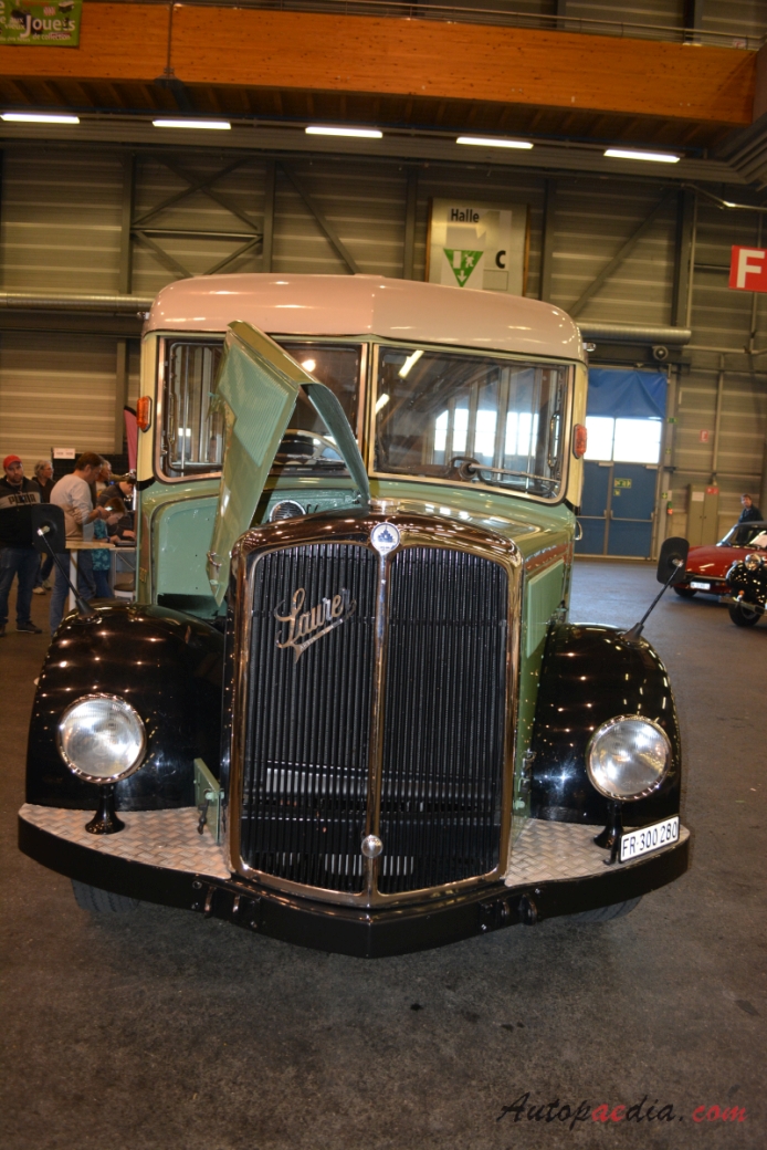 Saurer autobus Type C 1934-1965 (1953 Saurer L4C/54 GFM 307 CT2D autobus), przód