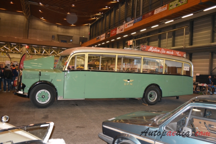 Saurer bus Type C 1934-1965 (1953 Saurer L4C/54 GFM 307 CT2D bus), left side view
