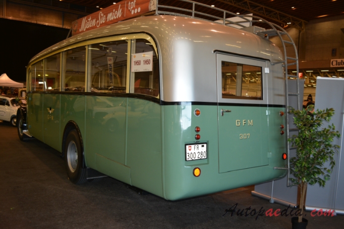 Saurer autobus Type C 1934-1965 (1953 Saurer L4C/54 GFM 307 CT2D autobus), lewy tył