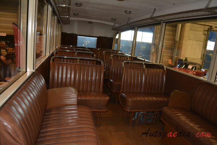 Saurer bus Type C 1934-1965 (1953 Saurer L4C/54 GFM 307 CT2D bus), interior
