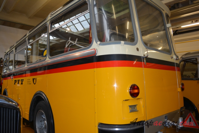 Saurer bus Type C 1934-1965 (1964 Saurer 2C-H SV2C K-H PTT Postauto),  left rear view