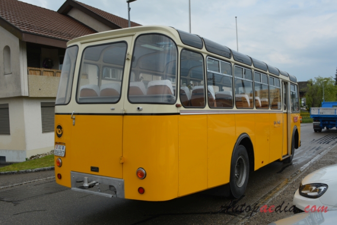 Saurer bus Type C 1934-1965 (1964 Saurer SV2CK-H Gangloff Alpenwagen III-U Postauto Gebr. Streiff), right rear view