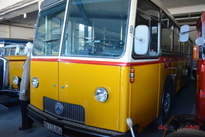 Saurer autobus Type D 1959-1973 (1964 Saurer 5 DUK DCUL Postauto PTT P25534), lewy przód