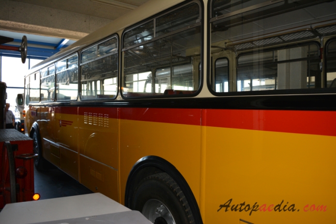 Saurer bus Type D 1959-1973 (1964 Saurer 5 DUK DCUL Postauto PTT P25534),  left rear view
