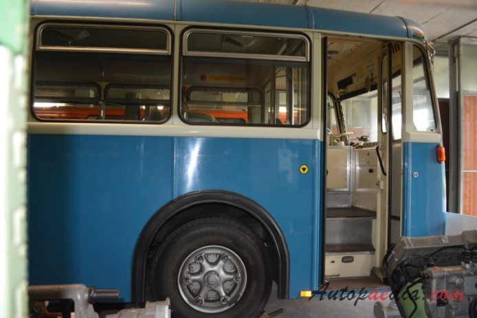 Saurer autobus Type D 1959-1973 (1965 Saurer 5 DUK Zugerland Verkehrs Betriebe), prawy bok