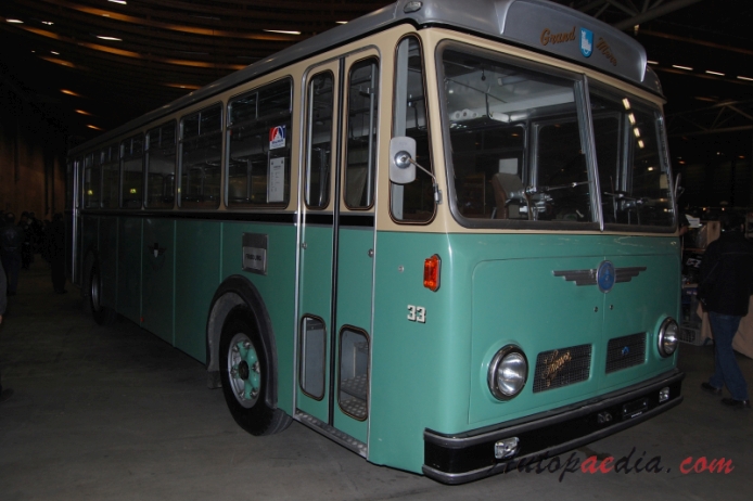 Saurer autobus Type D 1959-1973 (1966 Saurer 5 DUK-PTT Hess), prawy przód