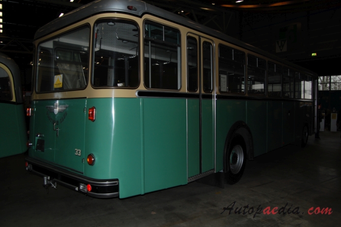 Saurer autobus Type D 1959-1973 (1966 Saurer 5 DUK-PTT Hess), prawy tył