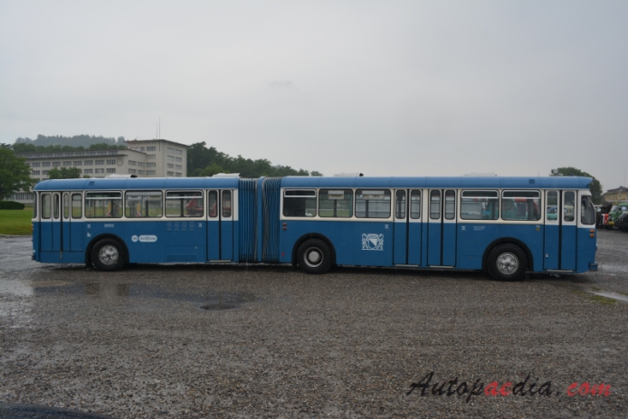 Saurer bus Type D 1959-1973 (1967 Saurer 5GUK-A DCUL 128 VBZ articulated bus), right side view