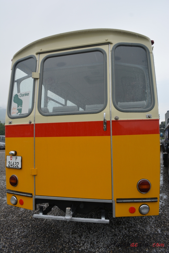Saurer bus Type D 1959-1973 (1972 Saurer 3DUK 50L D1KU Tüscher Postauto PTT P24632 Omnibus IV-U Fridolin Zimmermann Niederwangen), rear view
